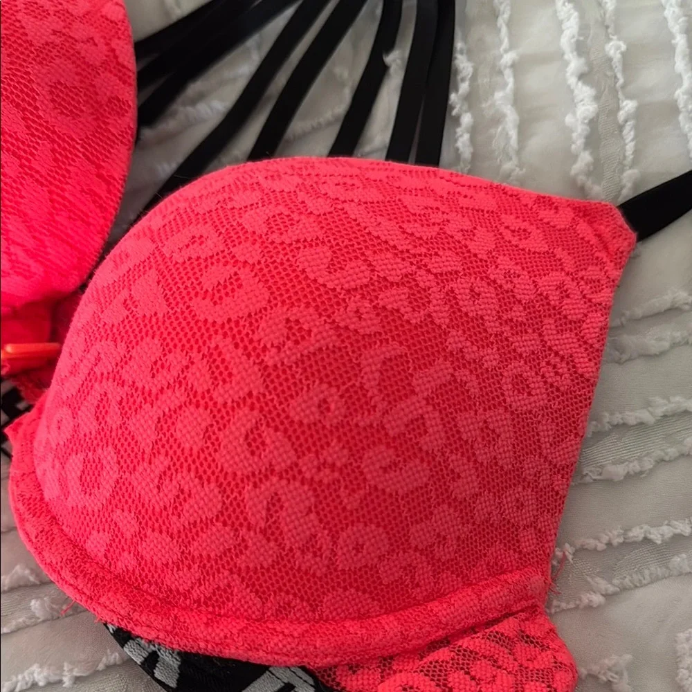 PINK Victoria's Secret Women's Neon Pink Lace Bra